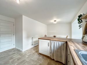 Photo 19- click for photo gallery